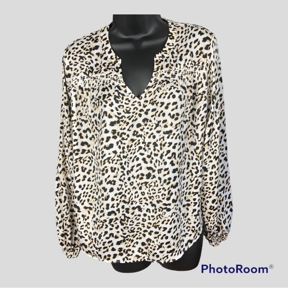 EUC Banana Republic Leopard print top, Size Small.